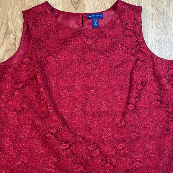 Karen Scott Tops - Karen Scott II Red Floral Lace top size 2X sleeveless